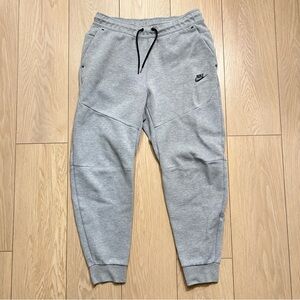 Nike Gray Tech Fleece Joggers Pants Mens Size M Tapered Slim Fit Athleisure